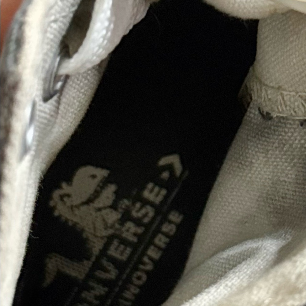 Converse Kids l High-Top T-Rex Sneakers l Size:11C - Picture 10 of 11